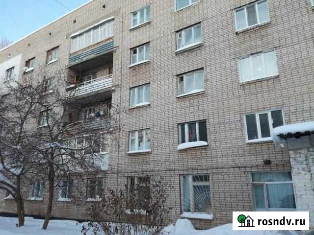 Комната 13 м² в 6-ком. кв., 2/5 эт. на продажу в Майском Пермского края Майский - изображение 1