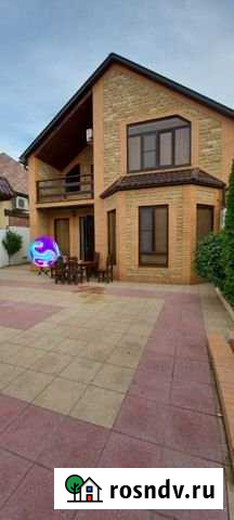 Коттедж 200 м² на участке 2 сот. в аренду посуточно в Махачкале Махачкала - изображение 1