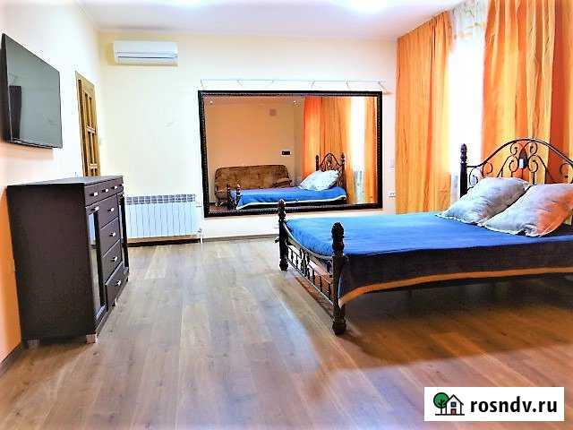 2-комнатная квартира, 50 м², 1/2 эт. в аренду посуточно в Астрахани Астрахань - изображение 1