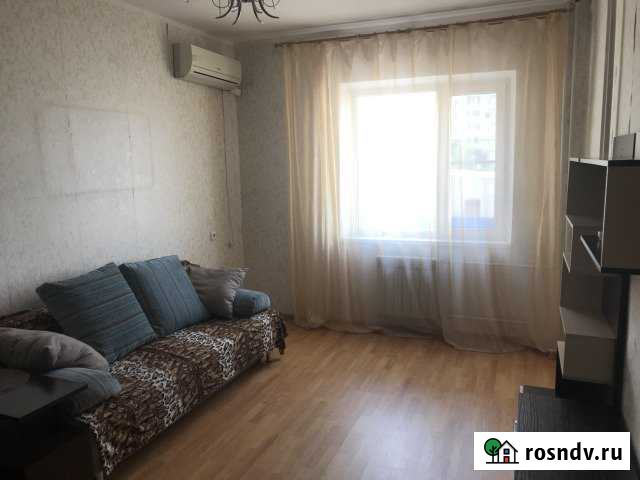 2-комнатная квартира, 60 м², 3/9 эт. в аренду на длительный срок в Астрахани Астрахань - изображение 1