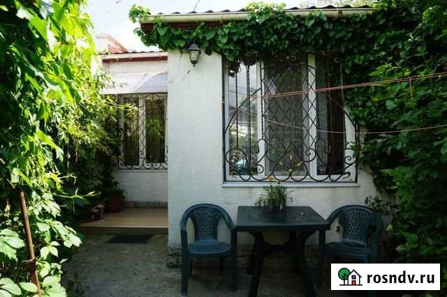 Дом 65 м² на участке 1 сот. в аренду посуточно в Евпатории Евпатория - изображение 1