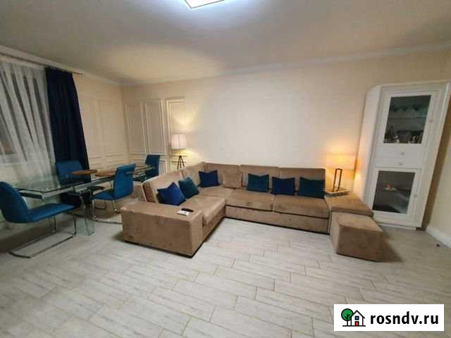 Таунхаус 240 м² на участке 1 сот. в аренду посуточно в Ялте Ялта - изображение 1