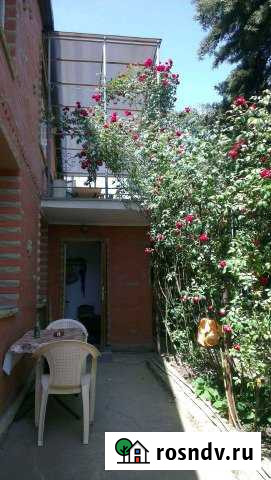 Комната 11 м² в 5-ком. кв., 1/1 эт. в аренду посуточно в Алуште Алушта - изображение 1