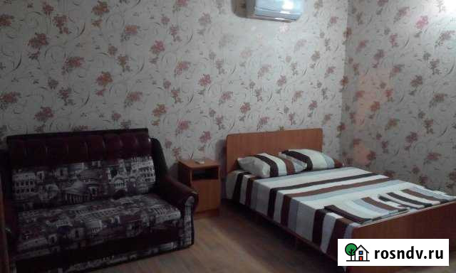 Комната 17 м² в 1-ком. кв., 2/2 эт. в аренду посуточно в Кабардинке Кабардинка - изображение 1