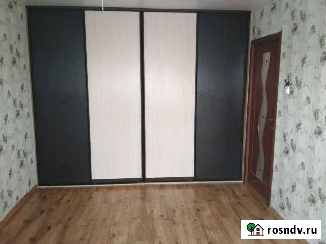 Комната 18 м² в 2-ком. кв., 3/5 эт. в аренду на длительный срок в Пскове Псков - изображение 1