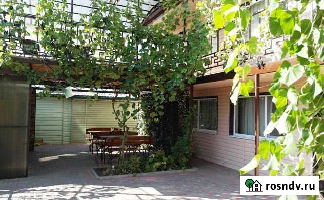 Комната 25 м² в 2-ком. кв., 2/2 эт. в аренду посуточно в Ейске Ейск - изображение 1