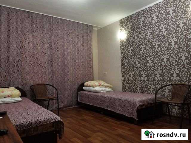 Комната 18 м² в 2-ком. кв., 2/5 эт. в аренду посуточно в Челябинске Челябинск - изображение 1