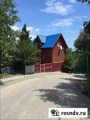 Коттедж 120 м² на участке 5 сот. в аренду посуточно в Севастополе Севастополь - изображение 1