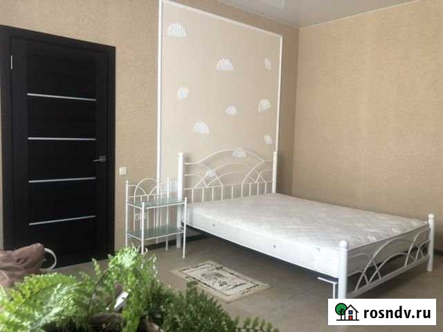 1-комнатная квартира, 40 м², 1/1 эт. в аренду на длительный срок в Севастополе Севастополь - изображение 1