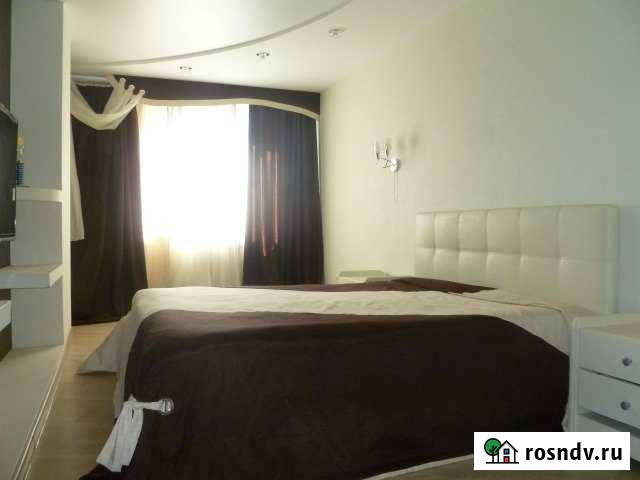 1-комнатная квартира, 46 м², 13/18 эт. в аренду посуточно в Саратове Саратов - изображение 1