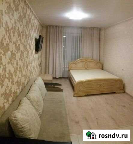 Комната 32 м² в 1-ком. кв., 3/17 эт. в аренду посуточно в Кирове Киров - изображение 1