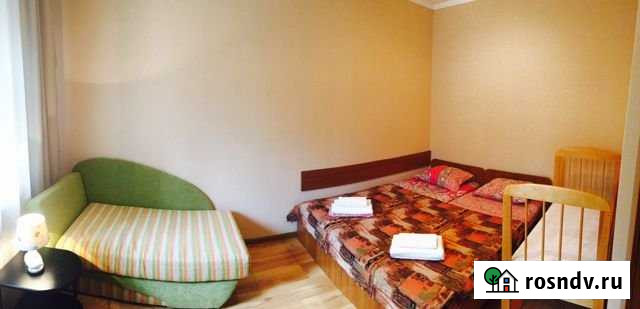 Комната 18 м² в 3-ком. кв., 1/1 эт. в аренду посуточно в Евпатории Евпатория - изображение 1