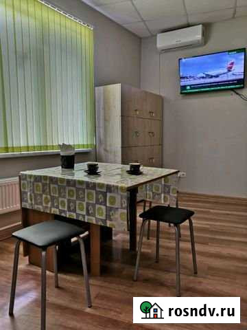 Комната 35 м² в 1-ком. кв., 2/2 эт. в аренду посуточно в Симферополе Симферополь - изображение 1