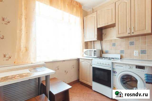 1-комнатная квартира, 27 м², 3/5 эт. в аренду посуточно в Омске Омск - изображение 1