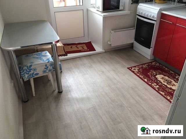 1-комнатная квартира, 35 м², 2/5 эт. в аренду посуточно в Шадринске Шадринск - изображение 1