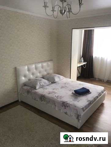 1-комнатная квартира, 45 м², 5/10 эт. в аренду посуточно в Астрахани Астрахань - изображение 1