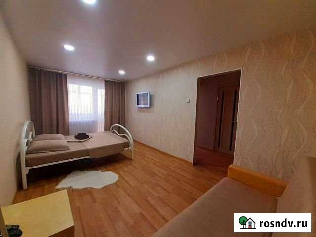 1-комнатная квартира, 35 м², 9/10 эт. в аренду посуточно в Кургане Курган - изображение 1