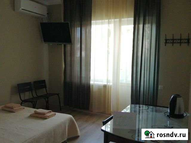 Комната 20 м² в 8-ком. кв., 1/1 эт. в аренду посуточно в Судаке Судак - изображение 1