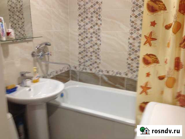 1-комнатная квартира, 34 м², 3/5 эт. в аренду посуточно в Артеме Артем - изображение 1