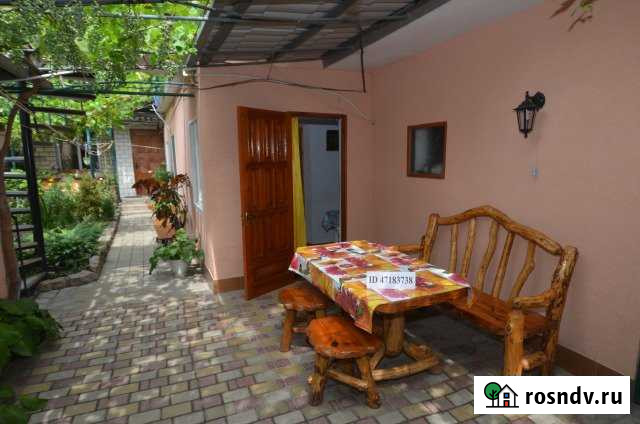 Дом 80 м² на участке 10 сот. в аренду посуточно в Феодосии Феодосия - изображение 1