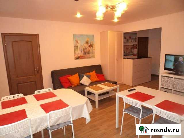 Комната 20 м² в 3-ком. кв., 2/5 эт. в аренду посуточно в Санкт-Петербурге Санкт-Петербург - изображение 1