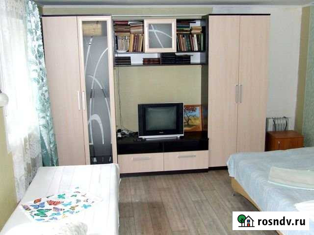 Комната 15 м² в 5-ком. кв., 1/1 эт. в аренду посуточно в Судаке Судак - изображение 1