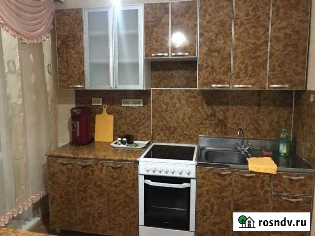 1-комнатная квартира, 35 м², 3/5 эт. в аренду посуточно в Артеме Артем - изображение 1