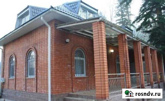 Дом 200 м² на участке 5 сот. в аренду посуточно в Каменномостском Каменномостский - изображение 1