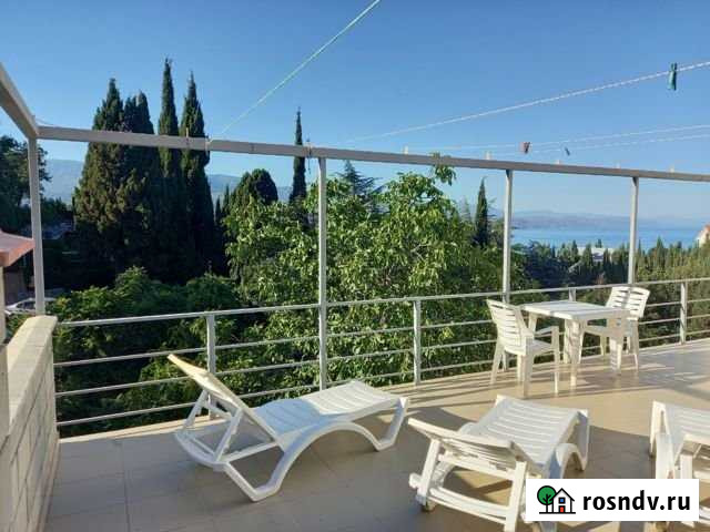 Комната 15 м² в 2-ком. кв., 2/2 эт. в аренду посуточно в Алуште Алушта - изображение 1