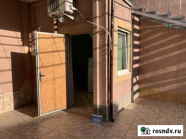 Дом 28 м² на участке 1 сот. в аренду посуточно в Евпатории Евпатория - изображение 1