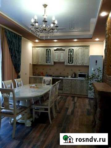 Комната 80 м² в 3-ком. кв., 2/2 эт. в аренду посуточно в Каменномостском Каменномостский - изображение 1