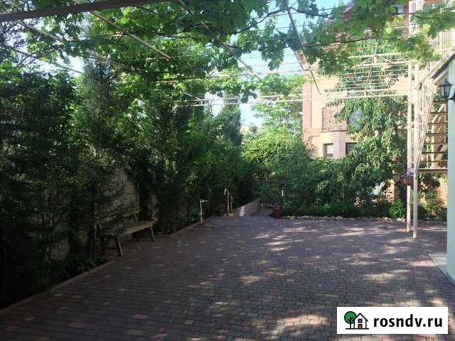 Комната 50 м² в 6-ком. кв., 2/3 эт. в аренду посуточно в Феодосии Феодосия - изображение 1