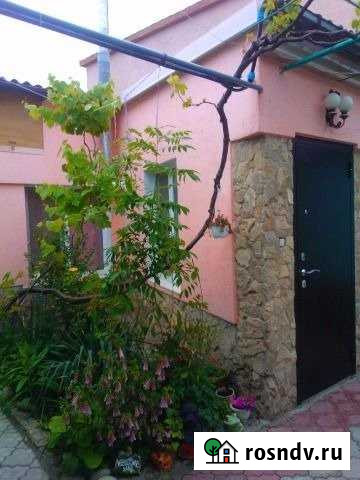 Дом 50 м² на участке 1 сот. в аренду посуточно в Феодосии Феодосия - изображение 1