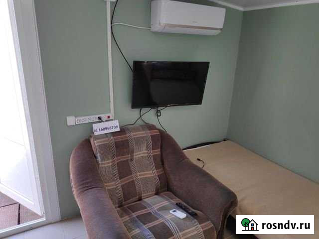 Коттедж 40 м² на участке 2.5 сот. в аренду посуточно в Алуште Алушта - изображение 1