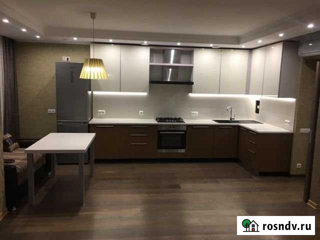 3-комнатная квартира, 100 м², 2/9 эт. в аренду на длительный срок в Астрахани Астрахань - изображение 1