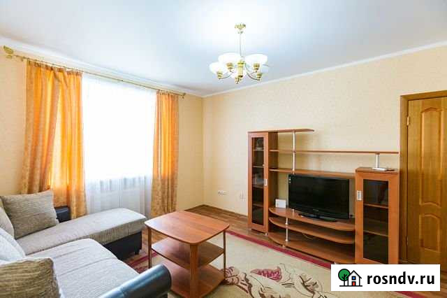 2-комнатная квартира, 65 м², 3/9 эт. в аренду посуточно в Астрахани Астрахань - изображение 1