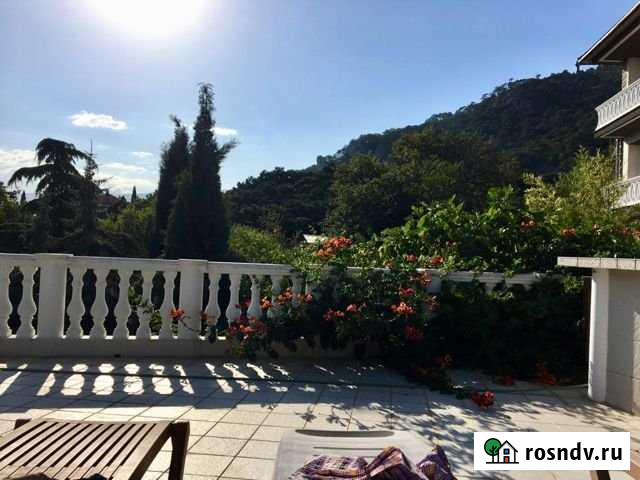 Дом 600 м² на участке 20 сот. на продажу в Ялте Ялта - изображение 1