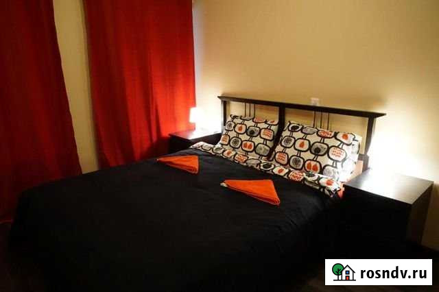 Комната 15 м² в 6-ком. кв., 1/5 эт. в аренду посуточно в Санкт-Петербурге Санкт-Петербург - изображение 1