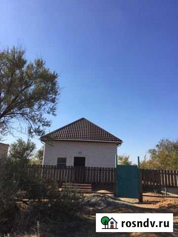 Дом 60 м² на участке 12 сот. в аренду посуточно в Енотаевке Енотаевка - изображение 1