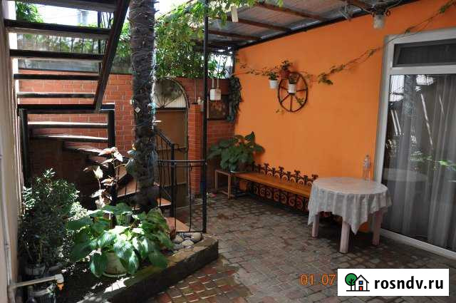 Комната 25 м² в 4-ком. кв., 2/4 эт. в аренду посуточно в Алуште Алушта - изображение 1