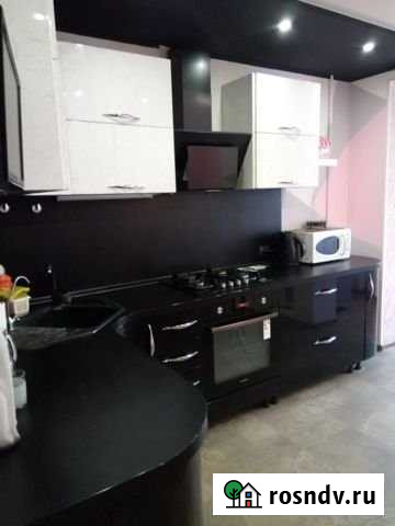 3-комнатная квартира, 58 м², 1/5 эт. на продажу в Волжском Волгоградской области Волжский - изображение 1