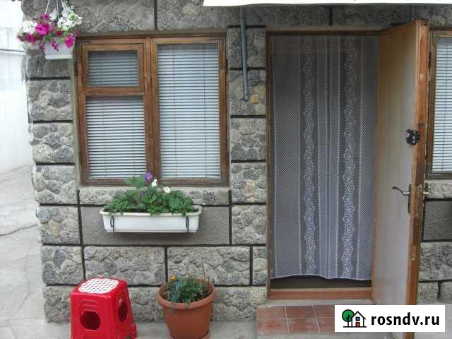 2-комнатная квартира, 40 м², 1/1 эт. в аренду посуточно в Евпатории Евпатория - изображение 1