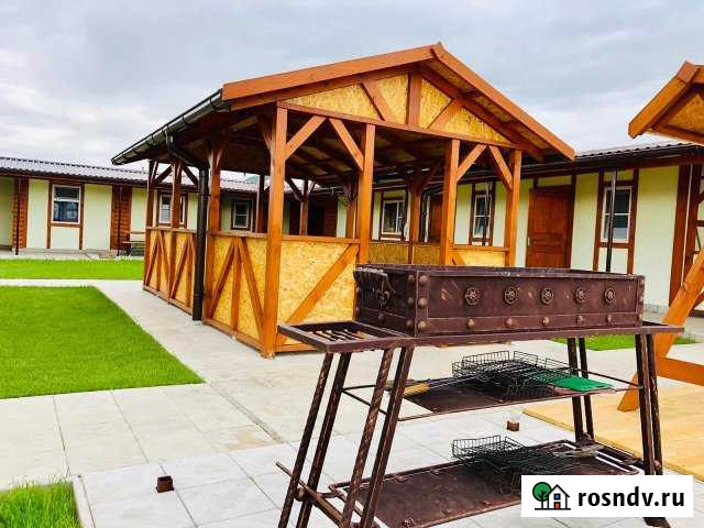 Комната 20 м² в 8-ком. кв., 1/1 эт. в аренду посуточно в Яровом Яровое - изображение 1