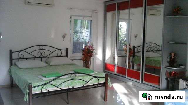 Комната 35 м² в 5-ком. кв., 1/2 эт. в аренду посуточно в Судаке Судак - изображение 1