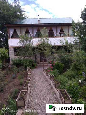 Дом 60 м² на участке 10 сот. в аренду посуточно в Горно-Алтайске Горно-Алтайск - изображение 1