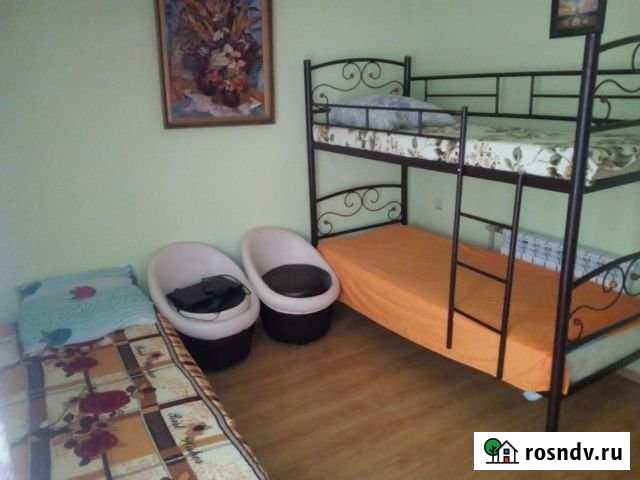 Комната 20 м² в > 9-ком. кв., 1/3 эт. в аренду на длительный срок в Севастополе Севастополь - изображение 1