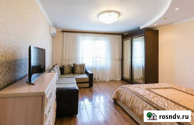 1-комнатная квартира, 45 м², 4/9 эт. в аренду посуточно в Астрахани Астрахань - изображение 1