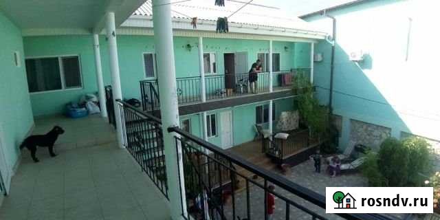 Комната 20 м² в 1-ком. кв., 1/2 эт. в аренду посуточно в Черноморском Республики Крым Черноморское - изображение 1