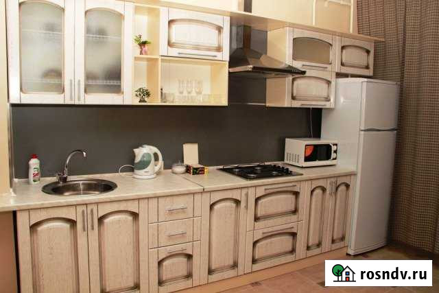 1-комнатная квартира, 45 м², 8/10 эт. в аренду посуточно в Брянске Брянск - изображение 1