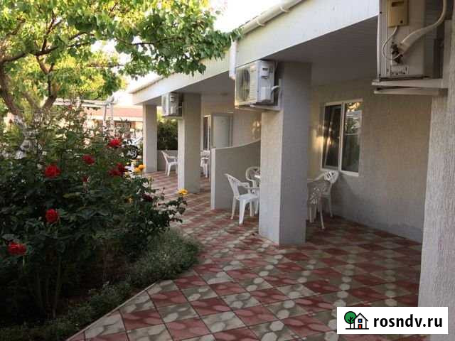 Комната 20 м² в 9-ком. кв., 2/2 эт. в аренду посуточно в Евпатории Евпатория - изображение 1